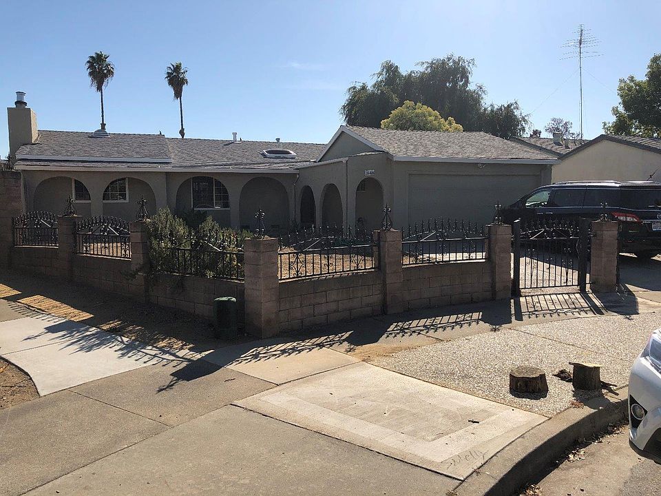 2nd image of 1848 Macduee Way