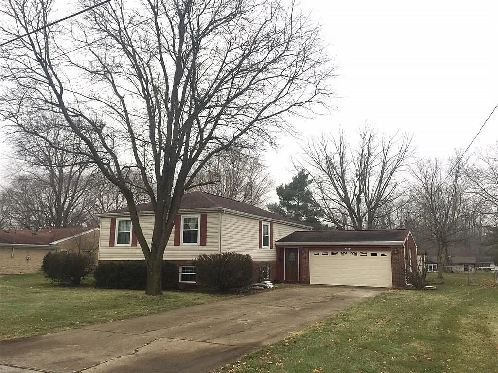 139 Matthews Ave photo 1