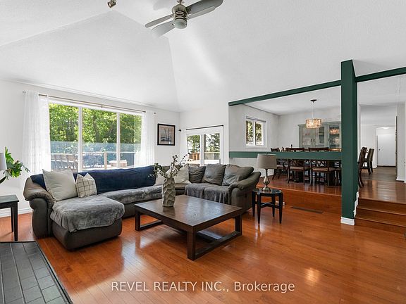 4th image of 3964 Grove Pl