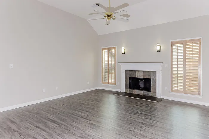 3 bed, 2.0 bath, 1528 sqft, $1,395 — Photo 3