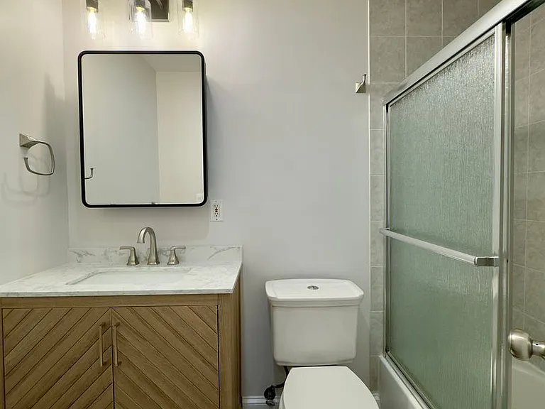 709 Scott St — Photo 10