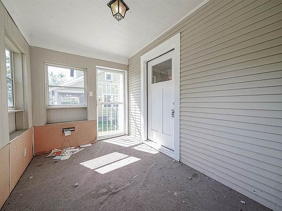 4th image of 818 22nd Ave
