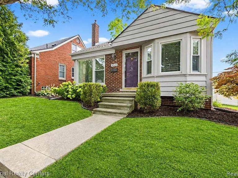 4521 Elmwood Ave — Photo 3
