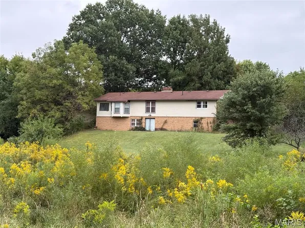 21114 Hickory St, Grafton, IL 62037