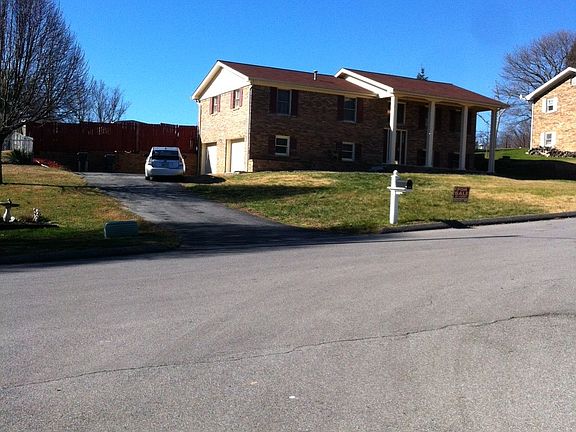 2nd image of 220 Collingwood Dr