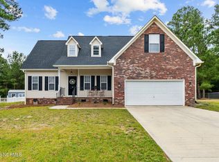 642 Stone Cross Dr, Spring Lake, NC 28390