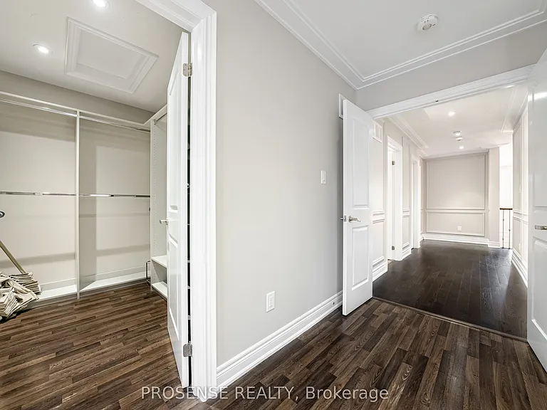 8 Macbean Cres — Photo 33
