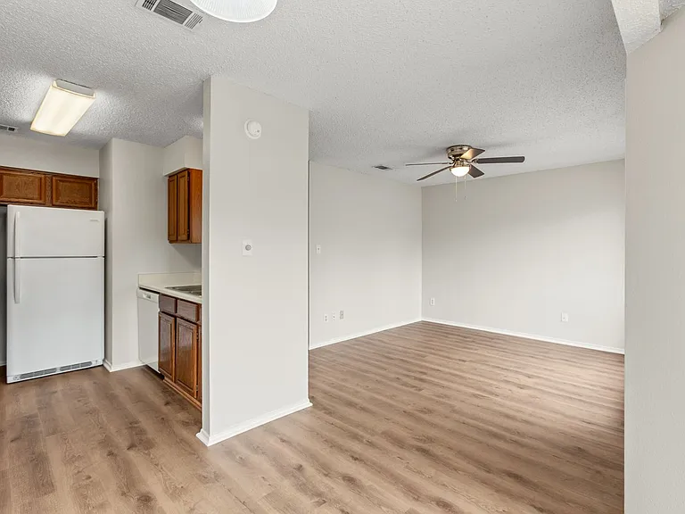 104 Mosscliff Cir #11 — Photo 5