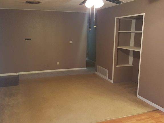 3rd image of 505 W Magnolia Ave