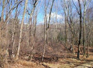 Blossom Rd, Lackawaxen, PA 18435