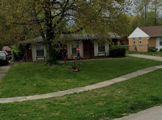 5610 Ridgecrest Rd, Louisville, KY 40218