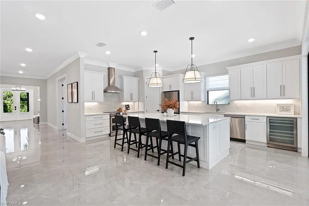 4 bed, 3.0 bath, 2862 sqft, $15,000 — Photo 3