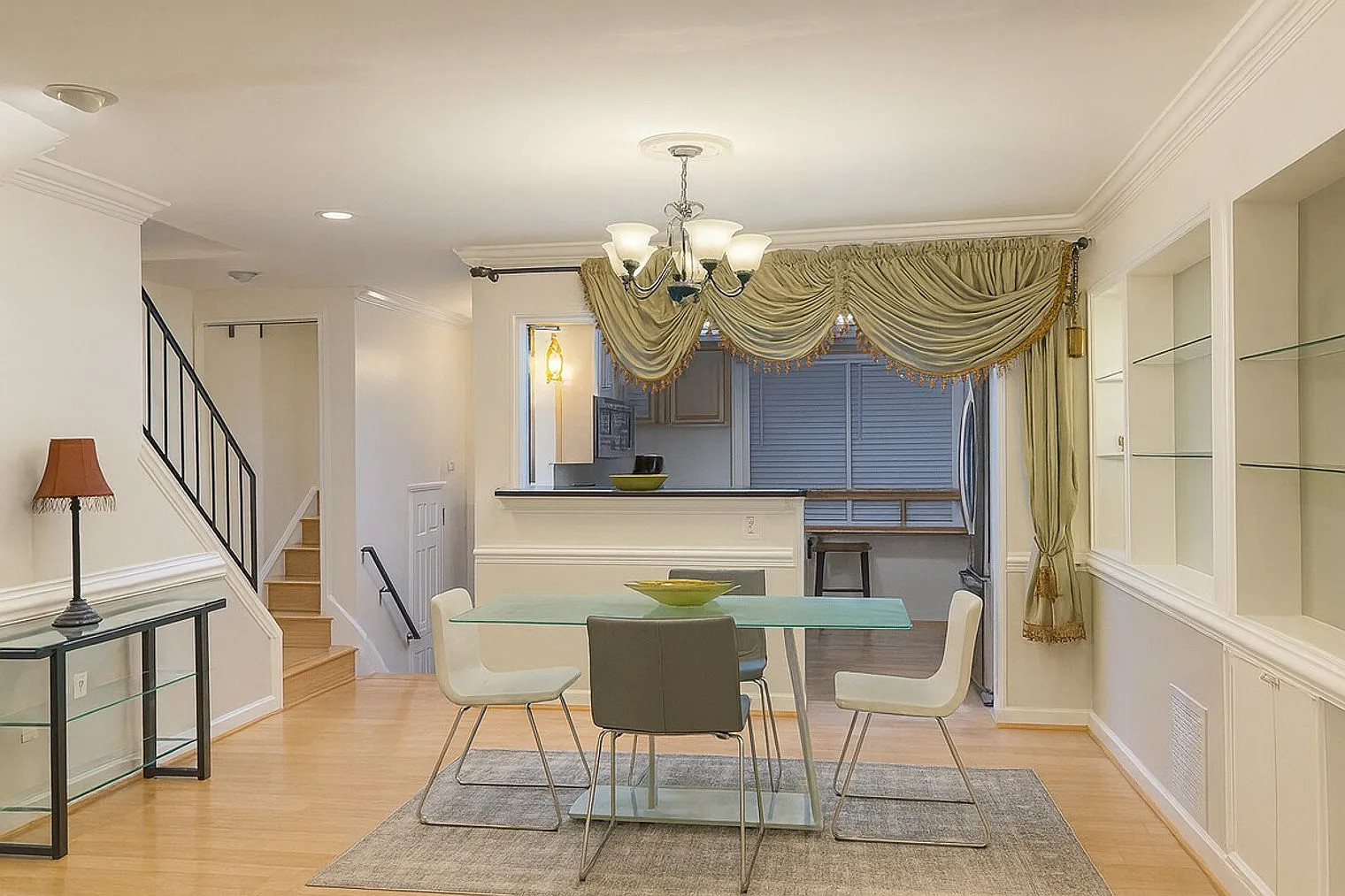 3 bed, 1.5 bath, $6,430 — Photo 4