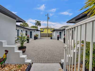 220 Walton Boulevard, West Palm Beach, FL, 33405