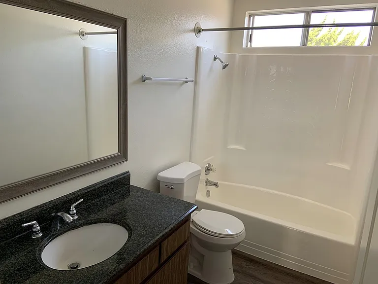 1675 Chapel Dr — Photo 27