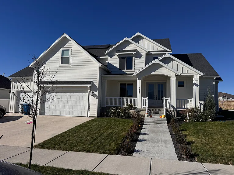 1457 N Arcadia Dr — Photo 1