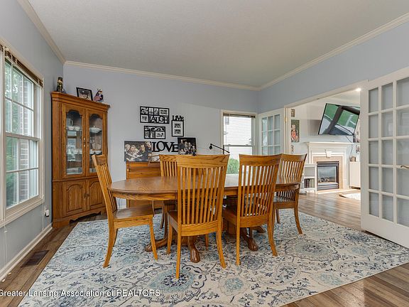 5th image of 2212 Beechnut Trl