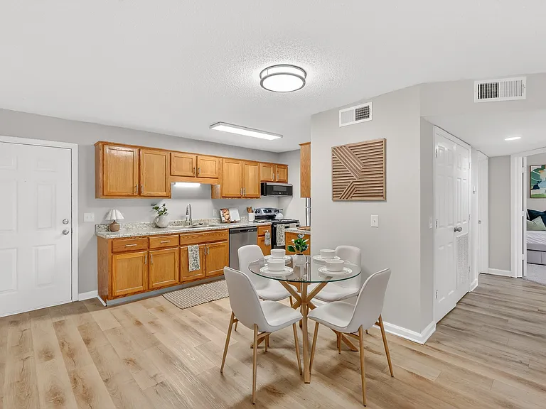 Classic kitchen with stainless steel appliances at Saddlebrook Apartments in Murfreesboro, TN