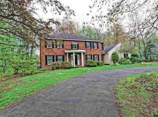 798 Avon Crest Blvd, Niskayuna, NY 12309