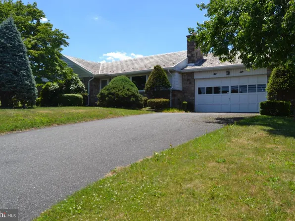 1294 Trexlertown Rd, Trexlertown, PA 18087