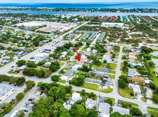 1084 James Rd, Lake Worth, FL 33462