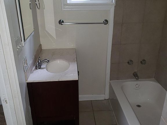 3rd image of 2034 Ursulines Ave #A