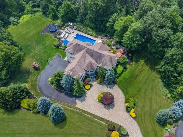 72 Alize Dr, Kinnelon Boro, NJ 07405