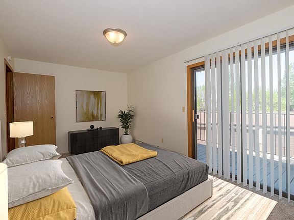Fargo, ND South Pointe Apartments | Bedroom