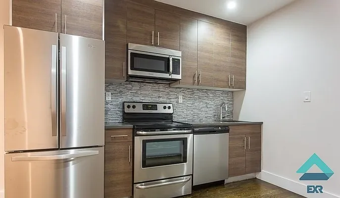 Rented by EXR | media 12