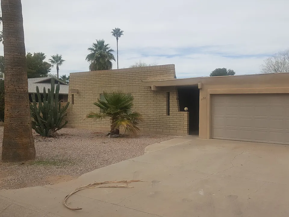 1172 E Cordova Ave