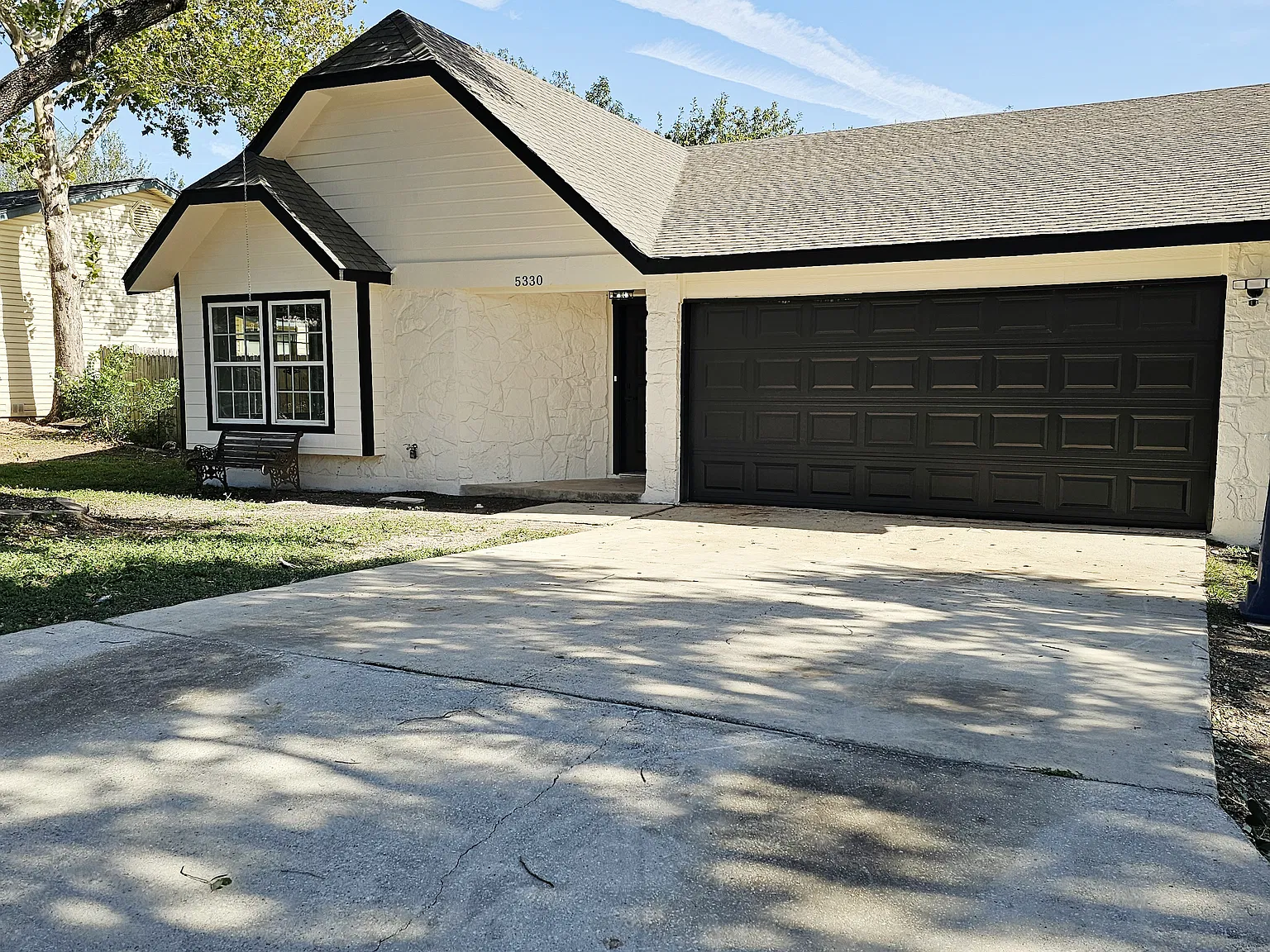 3 bed, 1876 sqft, $2,100 — Photo 1