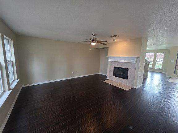 2nd image of 4207 Bayside Ct