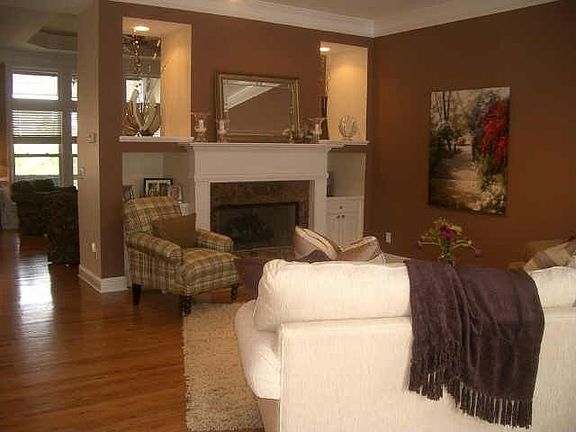 Custom paint colors throughout 