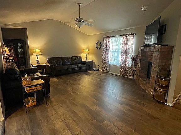 2nd image of 34 Sandridge Dr
