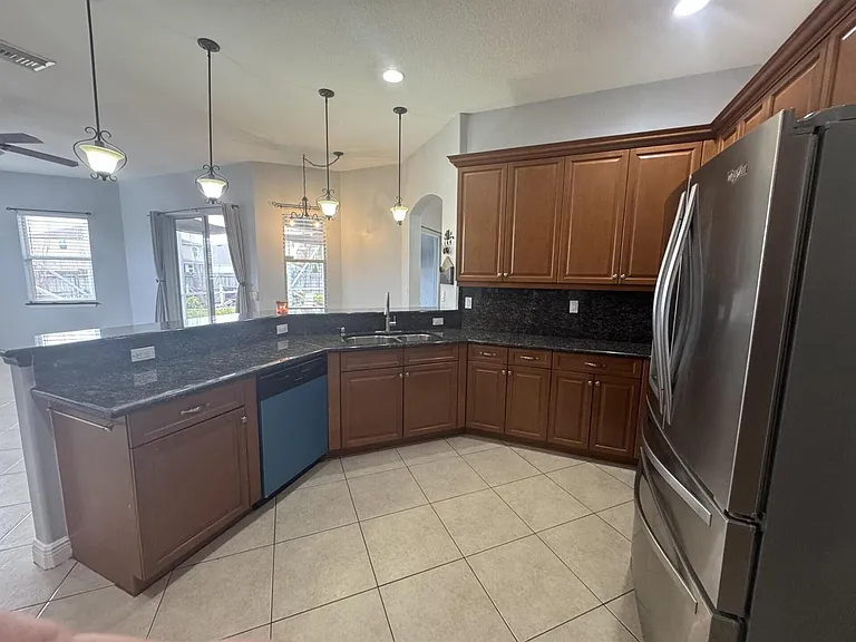 997 SW Hamberland Ave — Photo 8