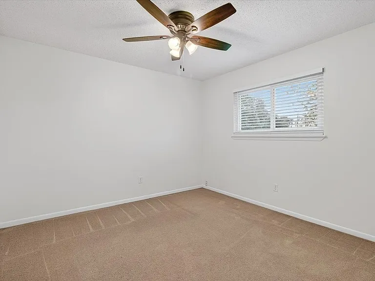 4026 Northwood Dr — Photo 31