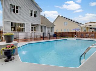 204 Carolinian Dr, Summerville, SC 29485