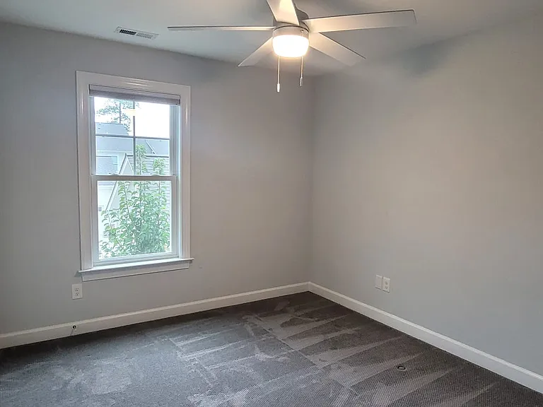 2022 Holmes Ct E — Photo 21