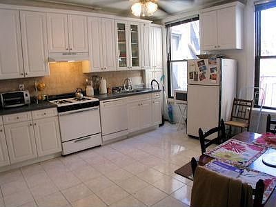 4th image of 572 Broome St APT 4