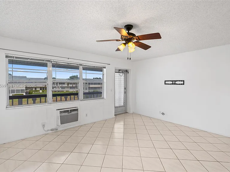 237 Camden E #237-J — Photo 24