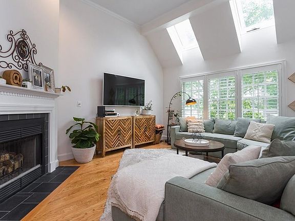 4th image of 3 Munroe St #3A
