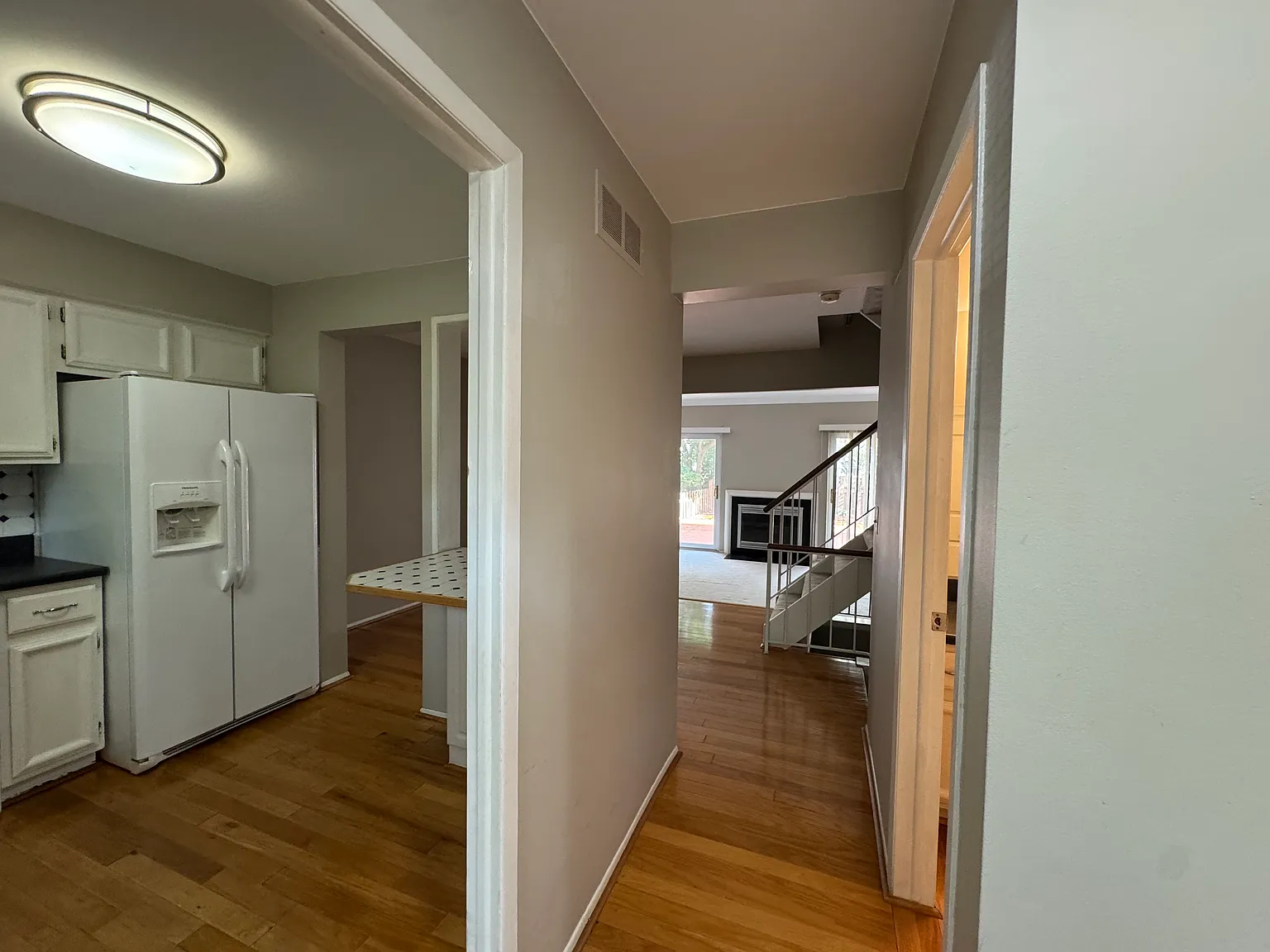 2 bed, 1.5 bath, 1167 sqft, $1,800 — Photo 3