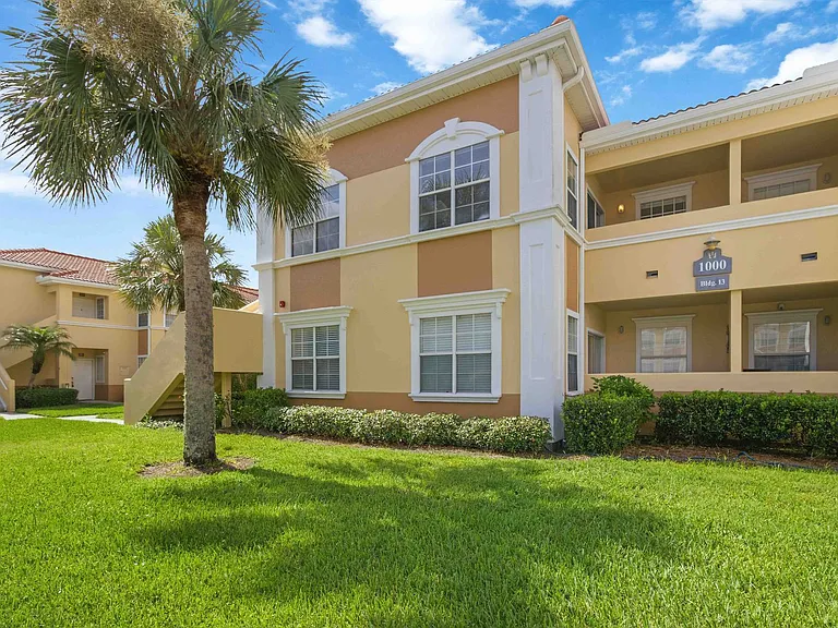 1000 Villagio Cir #201 — Photo 31