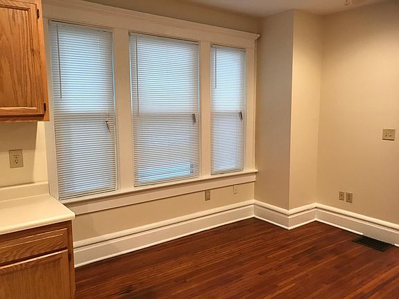 4th image of 2386 Indianola Ave