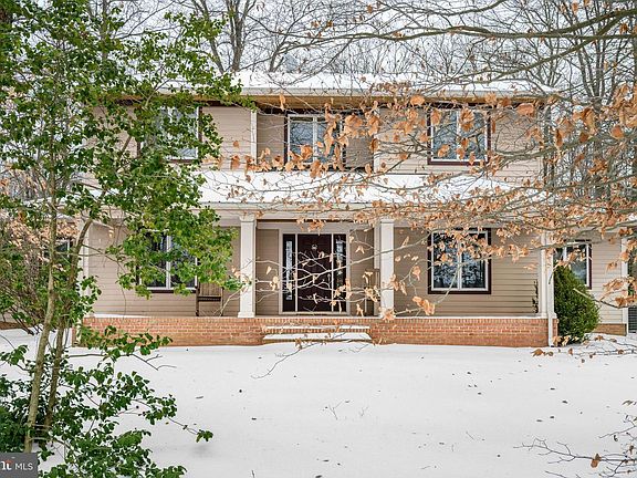 3rd image of 204 Double Creek Rd