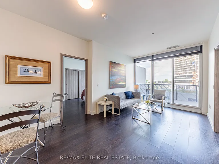 85 McMahon Dr #612 — Photo 1