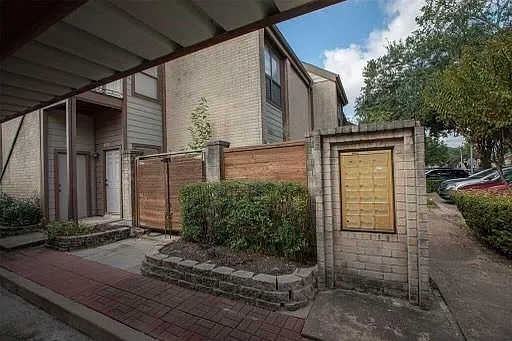 Building Photo - 8293 Sands Point Dr #185