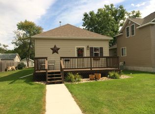316 1st St SW, Watertown, SD 57201
