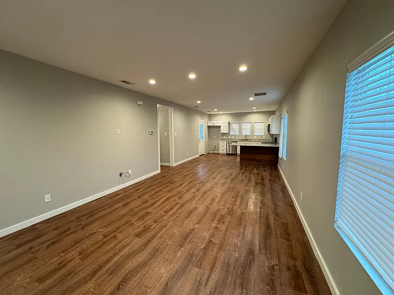308 Gammill St — Photo 6