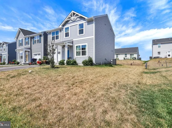768 Raeann Dr, Greencastle, PA 17225